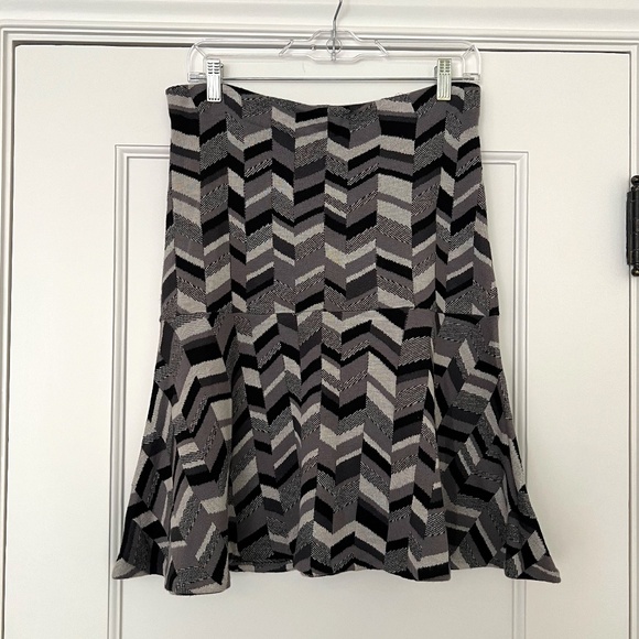 Geometric flare skirt: Black, Greys, Tea length, size M, by Moth - Picture 1 of 4